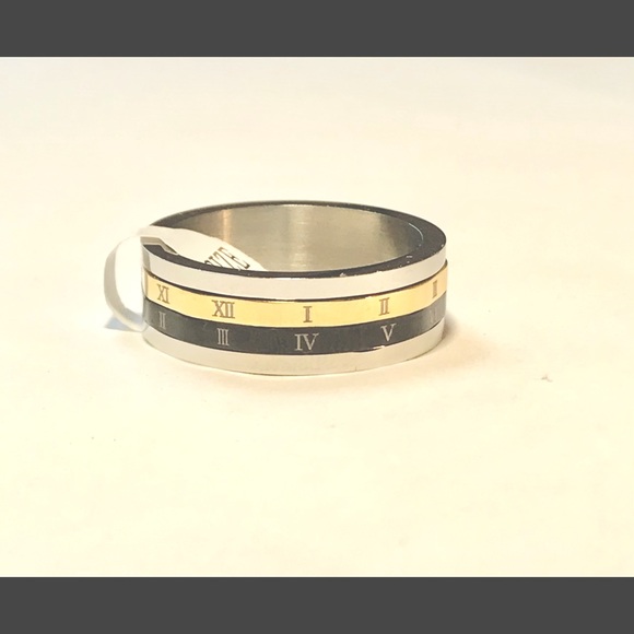 Roman Numeral Spinner Ring - Picture 3 of 10